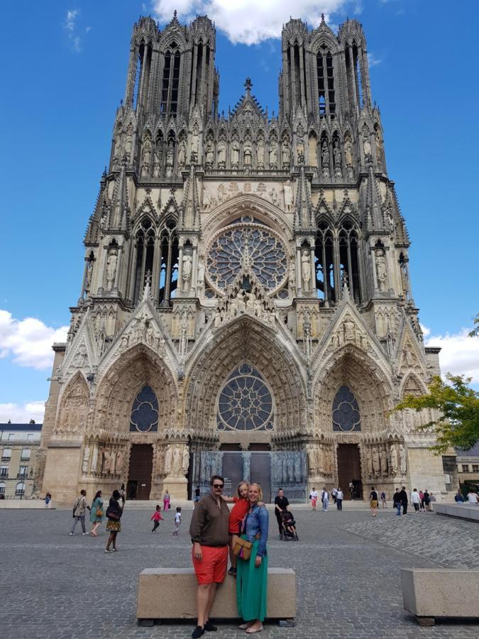 Feuillatte Lägenhet Reims Exteriör bild